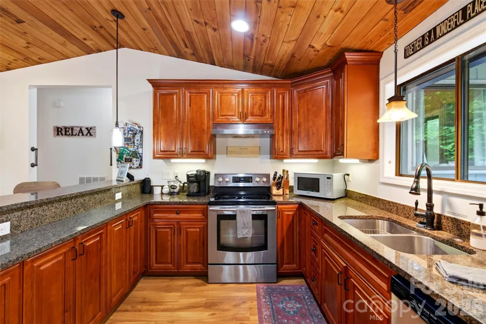 2 Bear Rock Loop Road Hendersonville, NC 28739