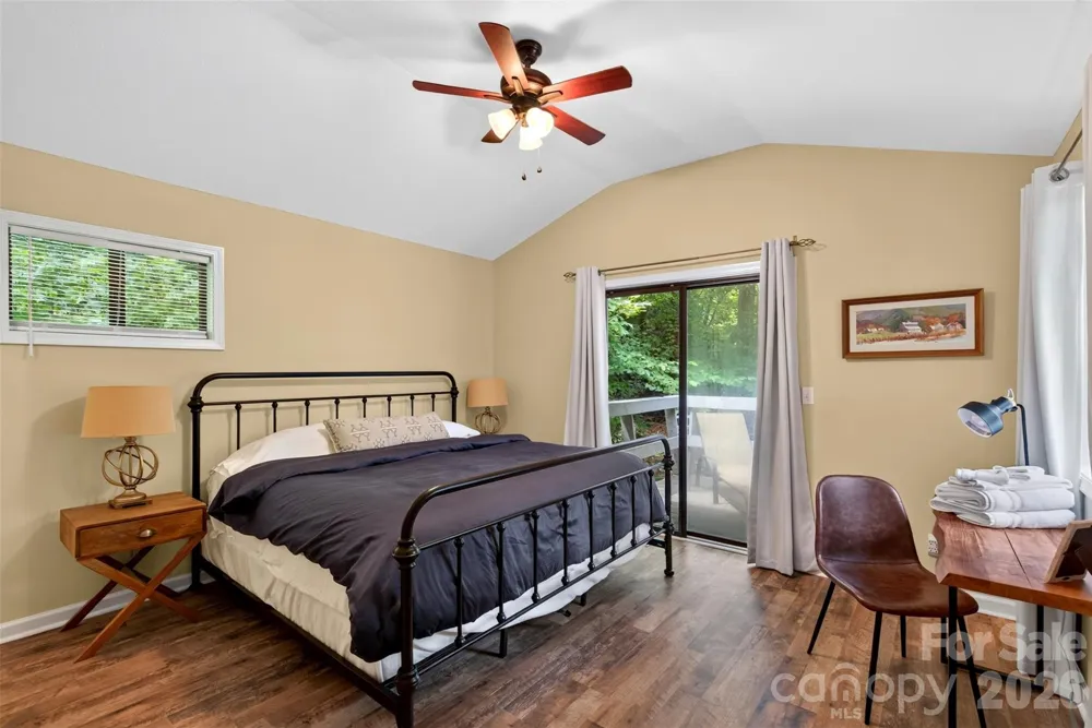 2 Bear Rock Loop Road Hendersonville, NC 28739
