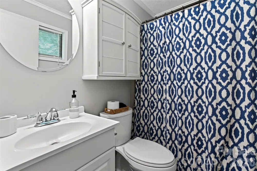 2 Bear Rock Loop Road Hendersonville, NC 28739