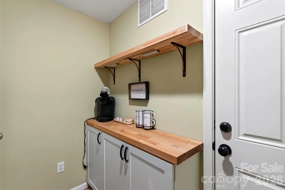 2 Bear Rock Loop Road Hendersonville, NC 28739