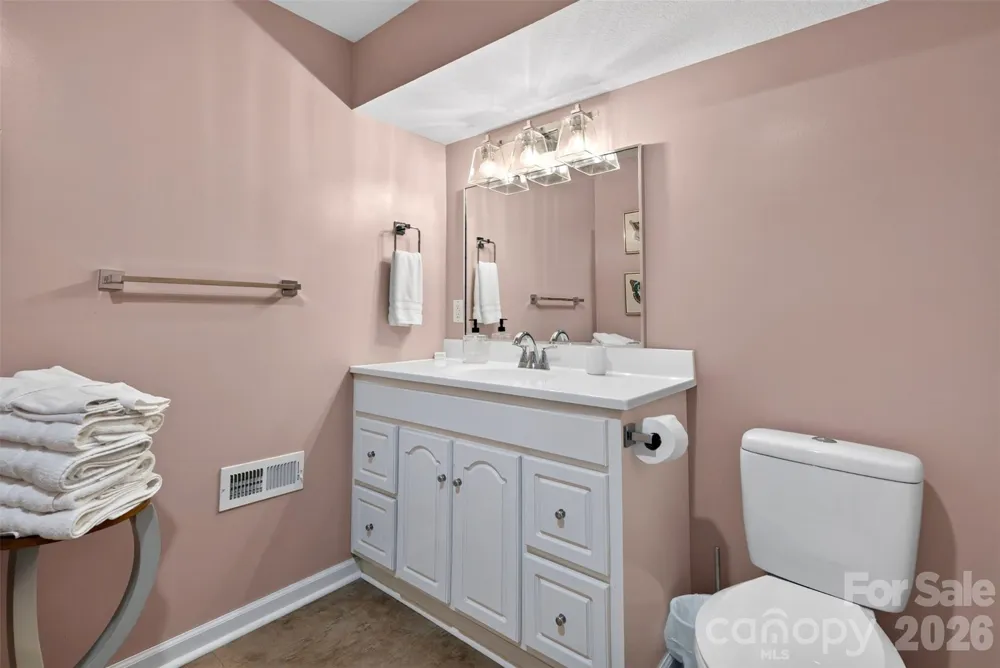 2 Bear Rock Loop Road Hendersonville, NC 28739
