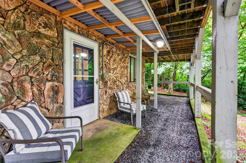 2 Bear Rock Loop Road Hendersonville, NC 28739