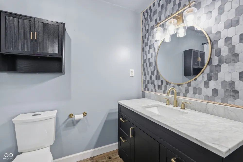 1227 Bluff Plainfield, IN 46168