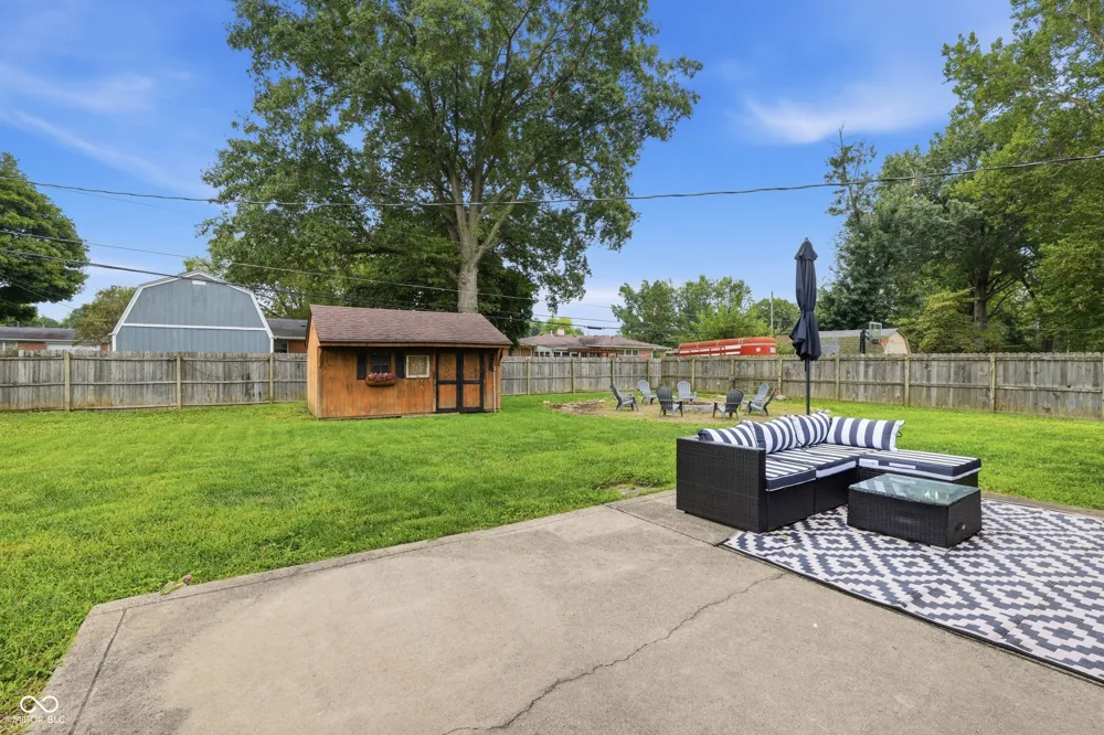 1227 Bluff Plainfield, IN 46168