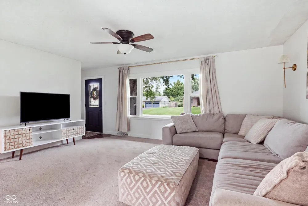 1227 Bluff Plainfield, IN 46168