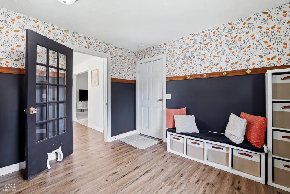 1227 Bluff Plainfield, IN 46168