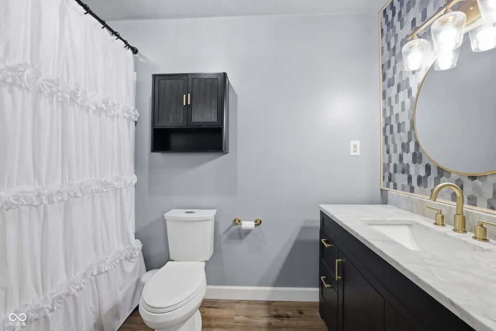1227 Bluff Plainfield, IN 46168