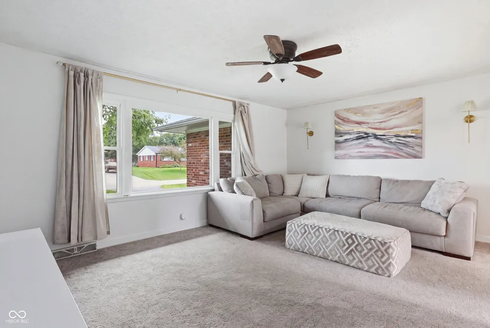 1227 Bluff Plainfield, IN 46168