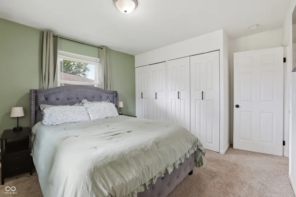 1227 Bluff Plainfield, IN 46168