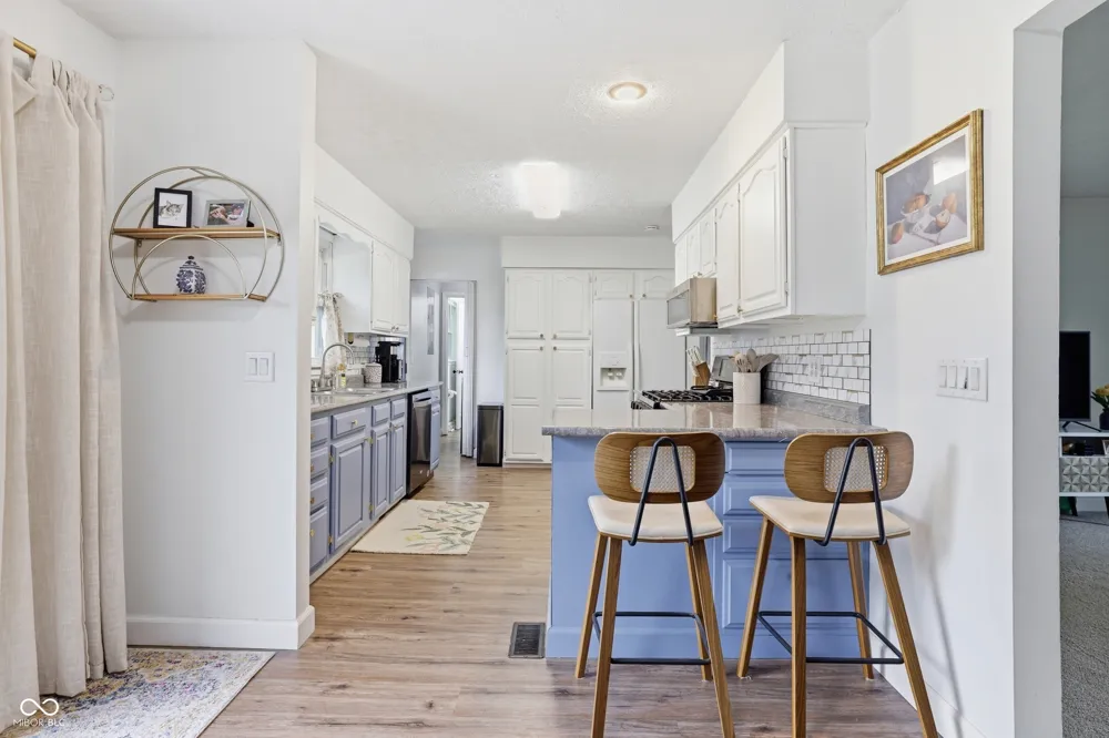 1227 Bluff Plainfield, IN 46168