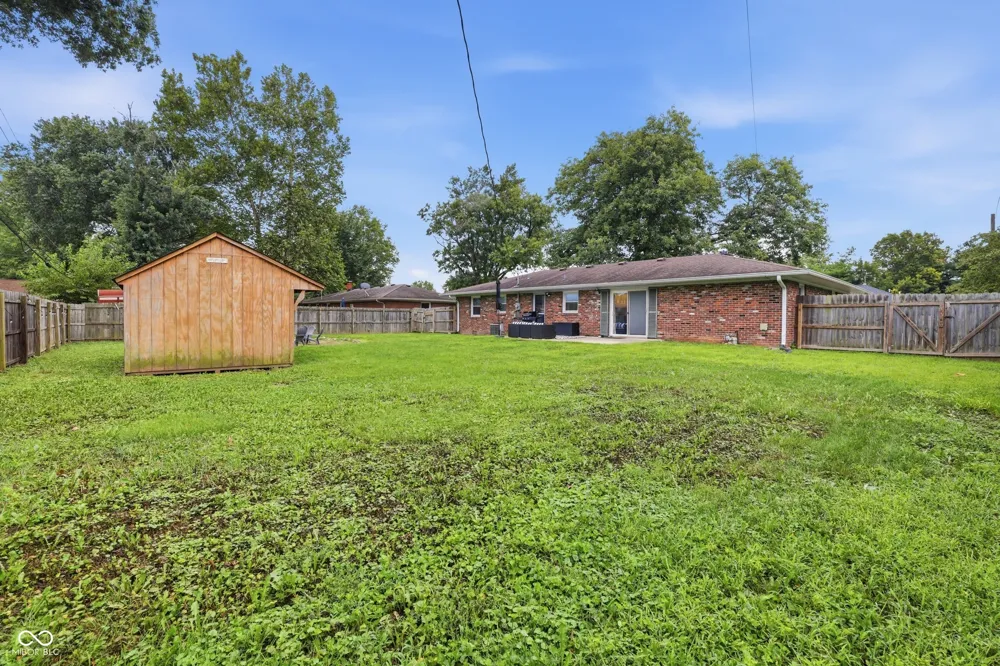 1227 Bluff Plainfield, IN 46168