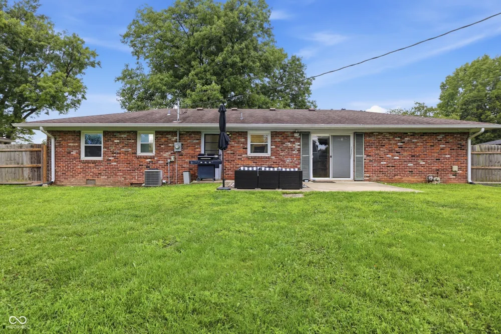 1227 Bluff Plainfield, IN 46168