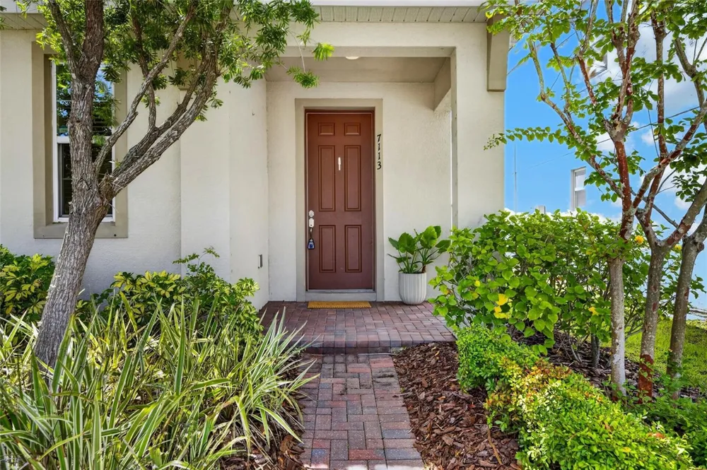 7113 BOWSPIRIT PLACE Apollo Beach, FL 33572