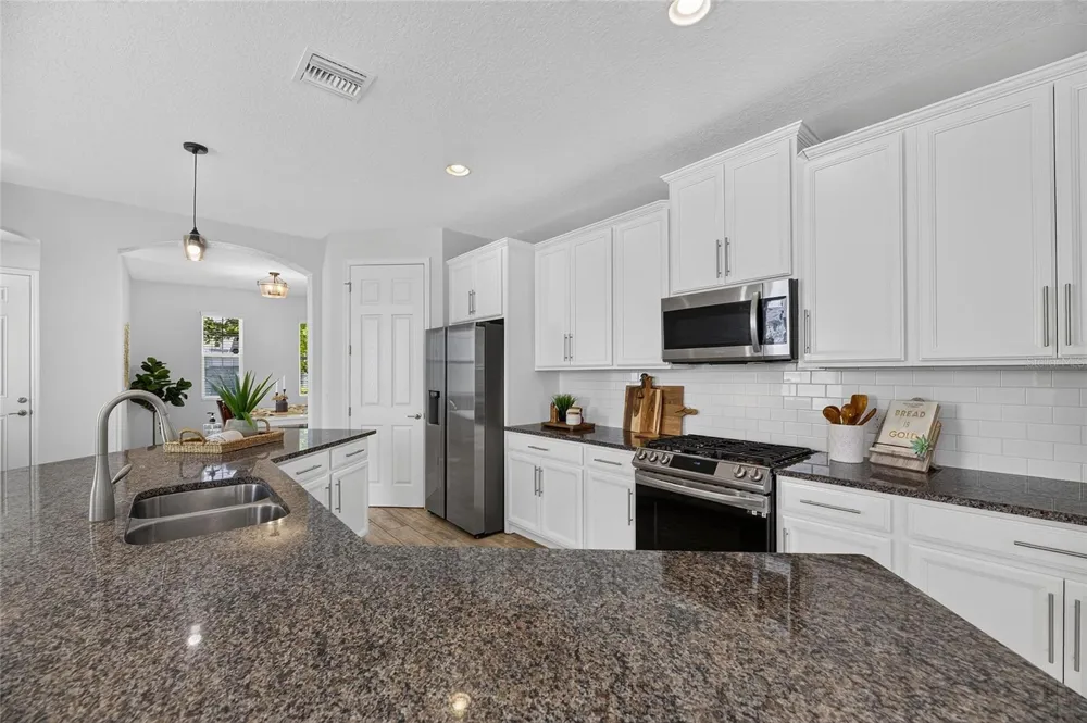 7113 BOWSPIRIT PLACE Apollo Beach, FL 33572