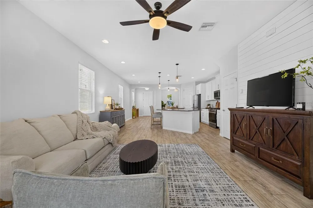 7113 BOWSPIRIT PLACE Apollo Beach, FL 33572