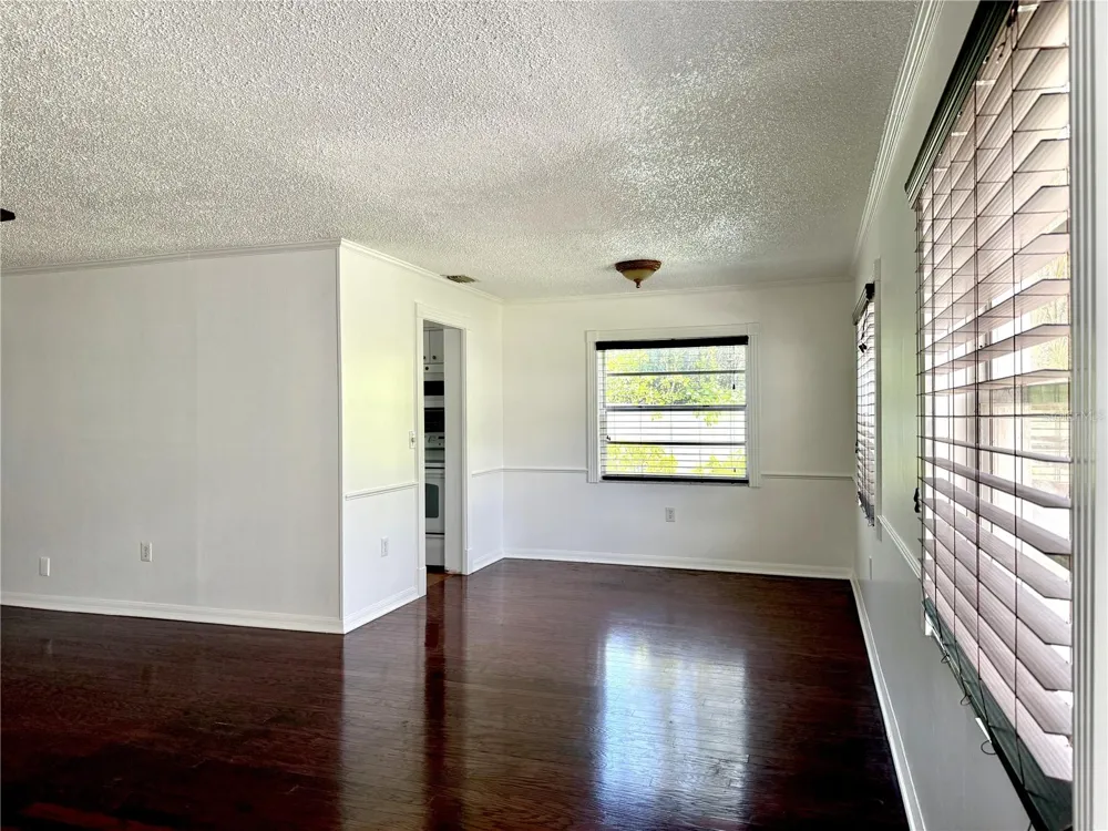350 79TH AVE N #102 St Petersburg, FL 33702