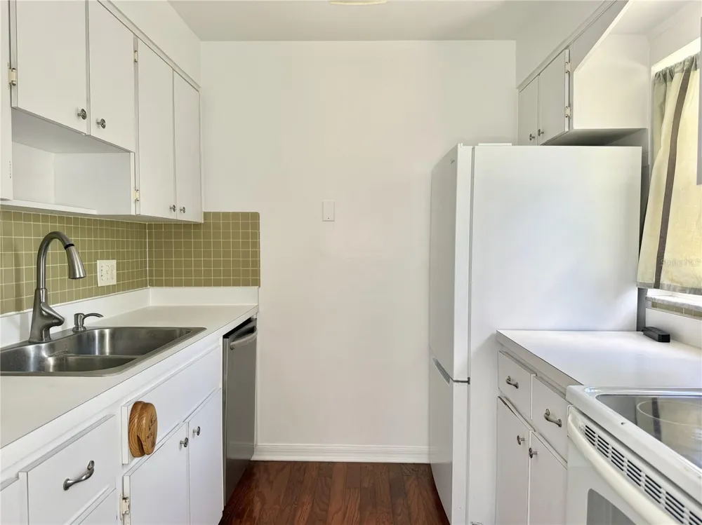 350 79TH AVE N #102 St Petersburg, FL 33702