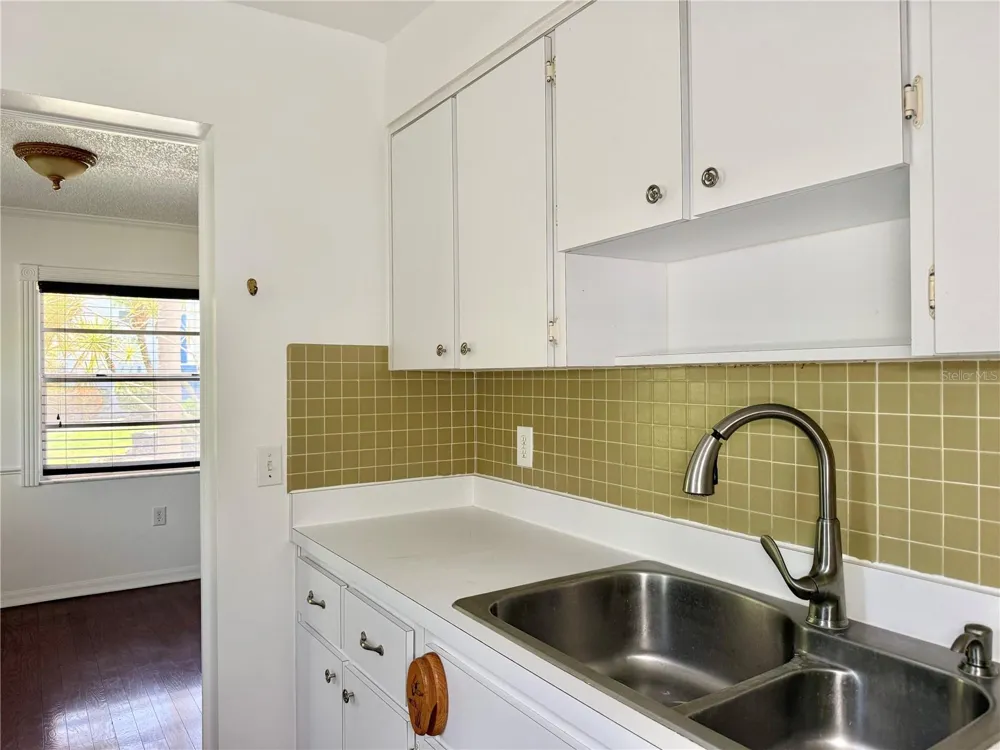 350 79TH AVE N #102 St Petersburg, FL 33702