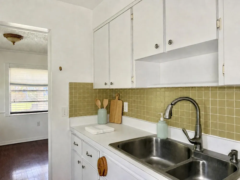 350 79TH AVE N #102 St Petersburg, FL 33702