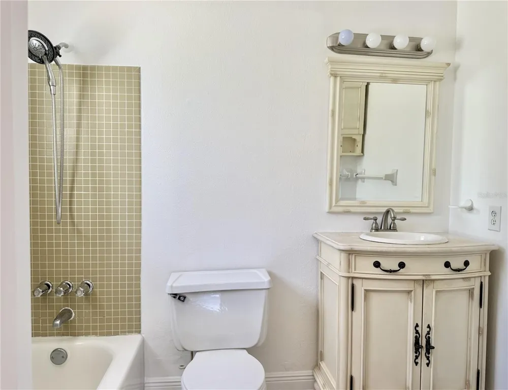 350 79TH AVE N #102 St Petersburg, FL 33702