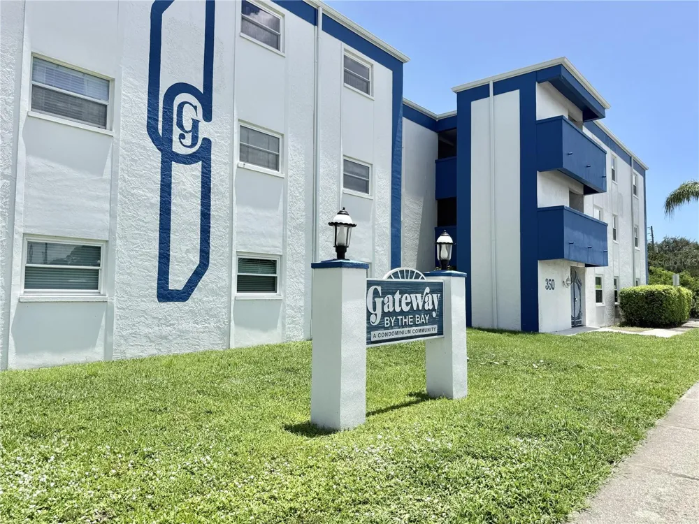 350 79TH AVE N #102 St Petersburg, FL 33702