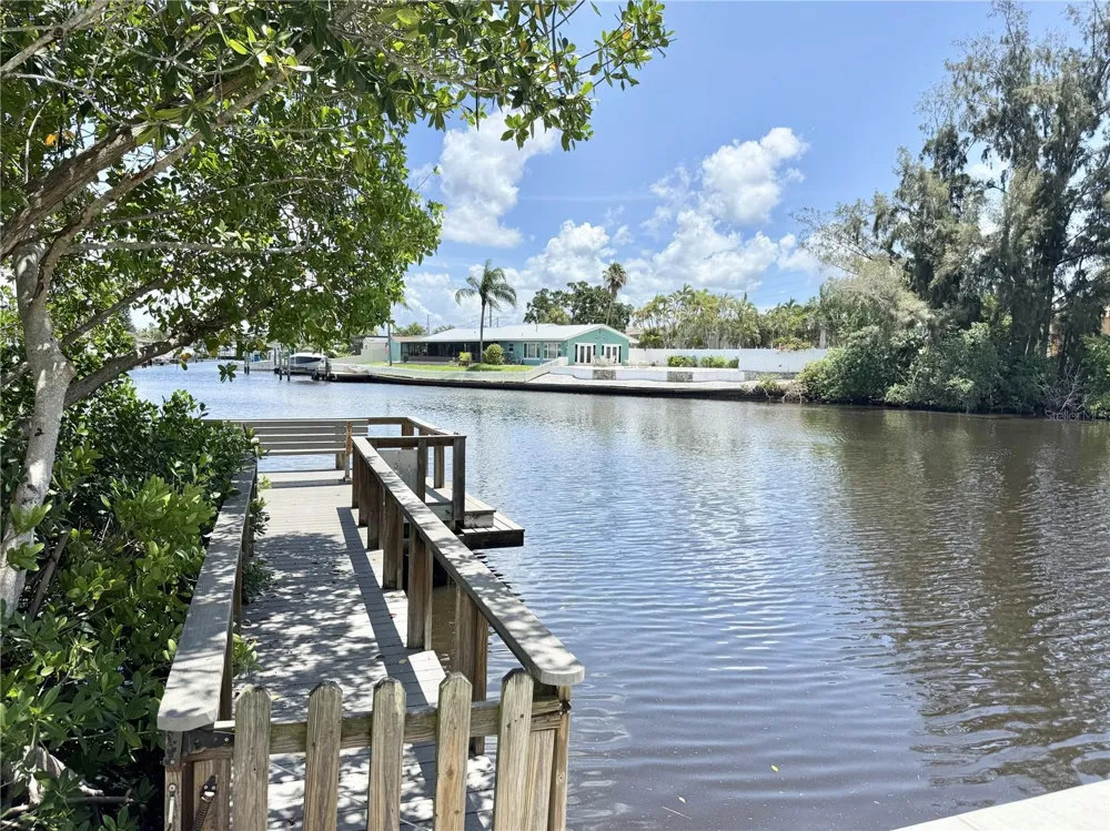 350 79TH AVE N #102 St Petersburg, FL 33702