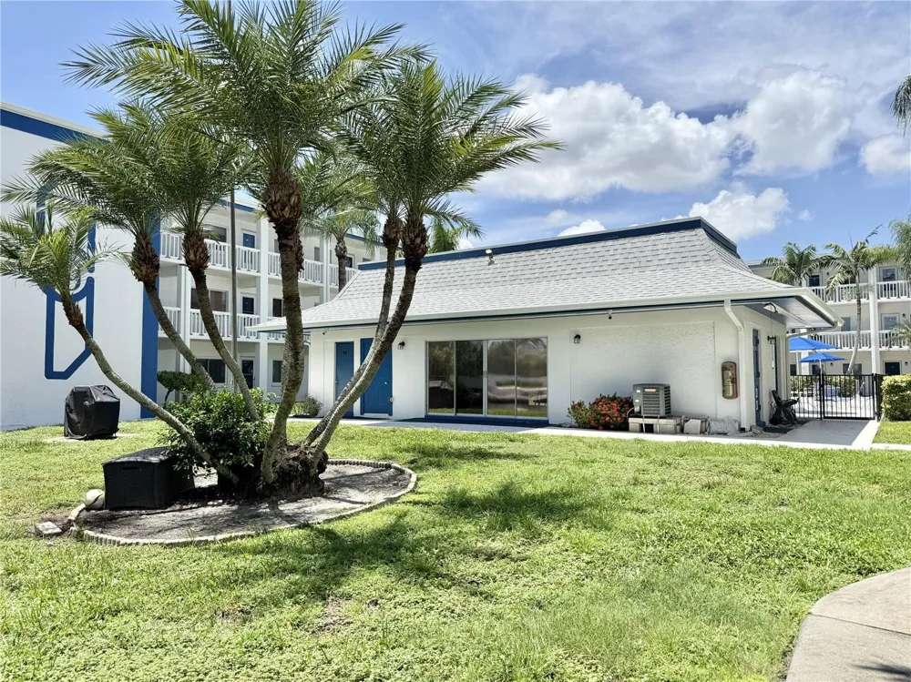 350 79TH AVE N #102 St Petersburg, FL 33702