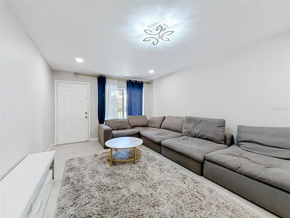 476 BANYON TREE CIRCLE #104 Maitland, FL 32751