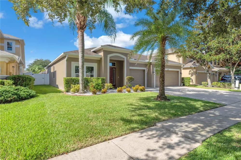 1407 RUSHGROVE CIRCLE Dover, FL 33527
