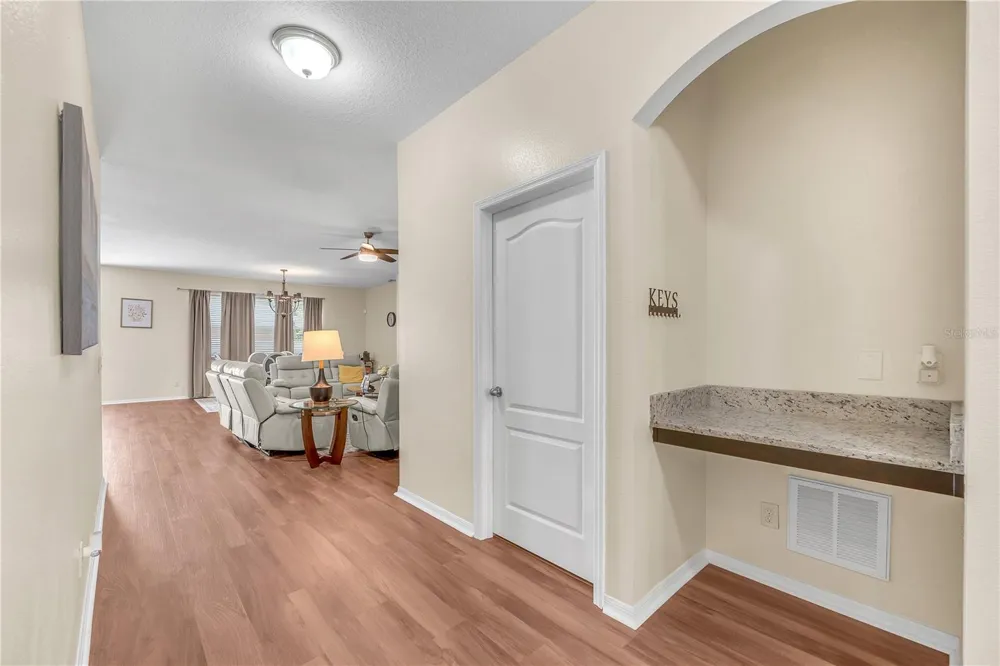 1407 RUSHGROVE CIRCLE Dover, FL 33527
