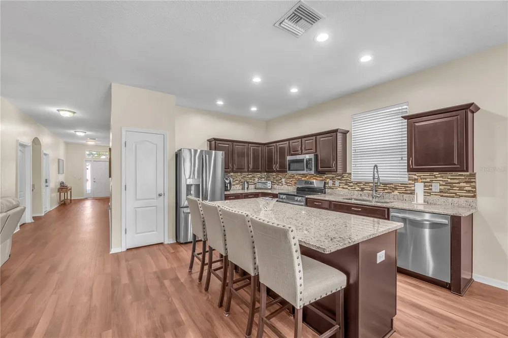 1407 RUSHGROVE CIRCLE Dover, FL 33527
