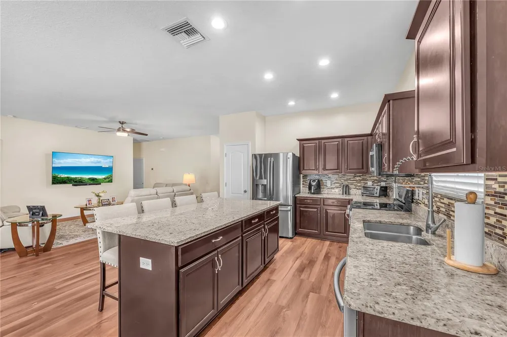 1407 RUSHGROVE CIRCLE Dover, FL 33527