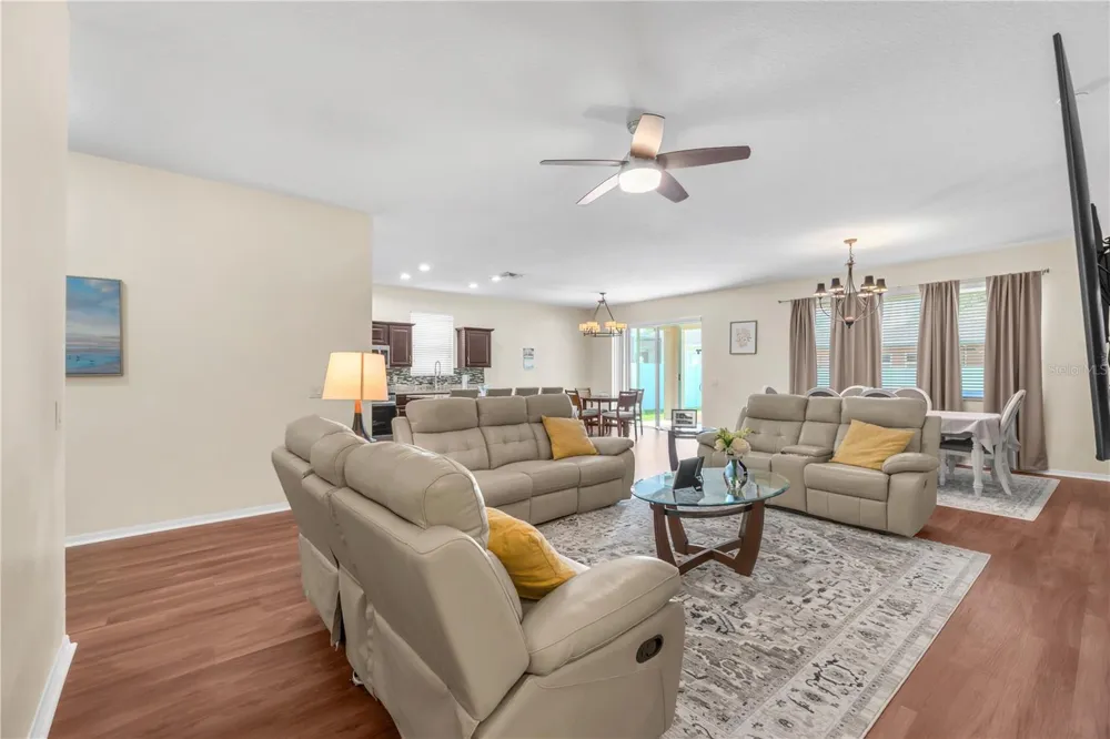 1407 RUSHGROVE CIRCLE Dover, FL 33527