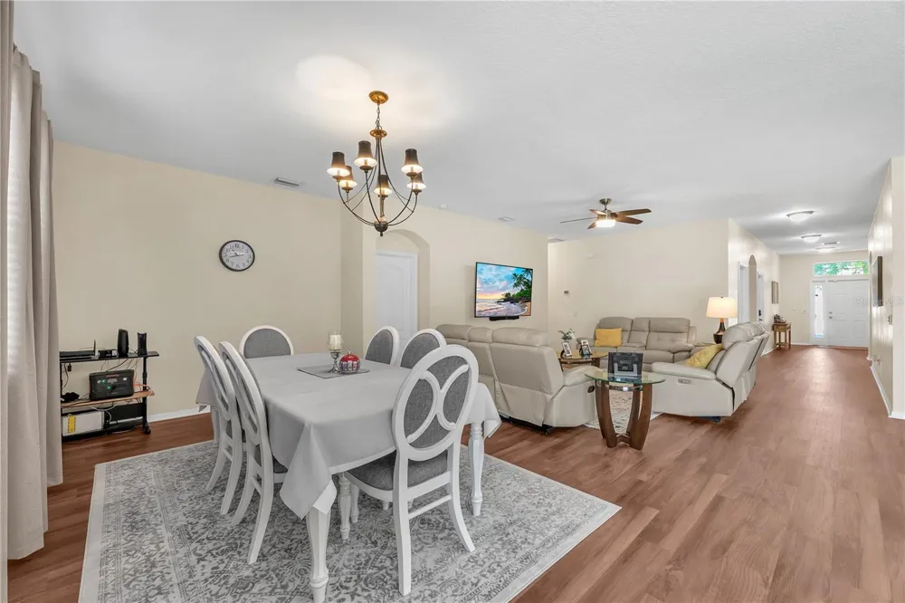 1407 RUSHGROVE CIRCLE Dover, FL 33527