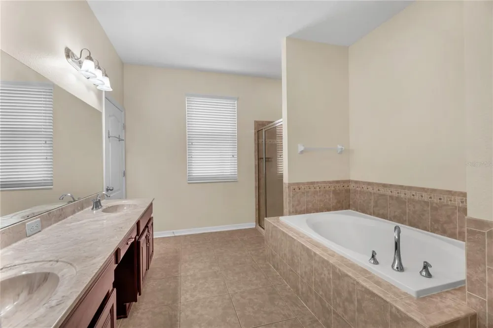 1407 RUSHGROVE CIRCLE Dover, FL 33527