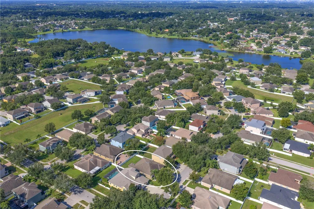 1407 RUSHGROVE CIRCLE Dover, FL 33527
