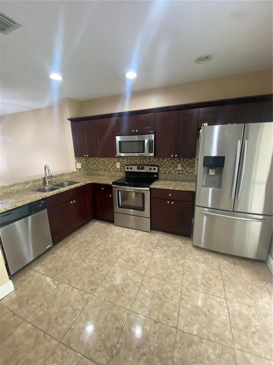 2216 LAKE WOODBERRY CIRCLE Brandon, FL 33510