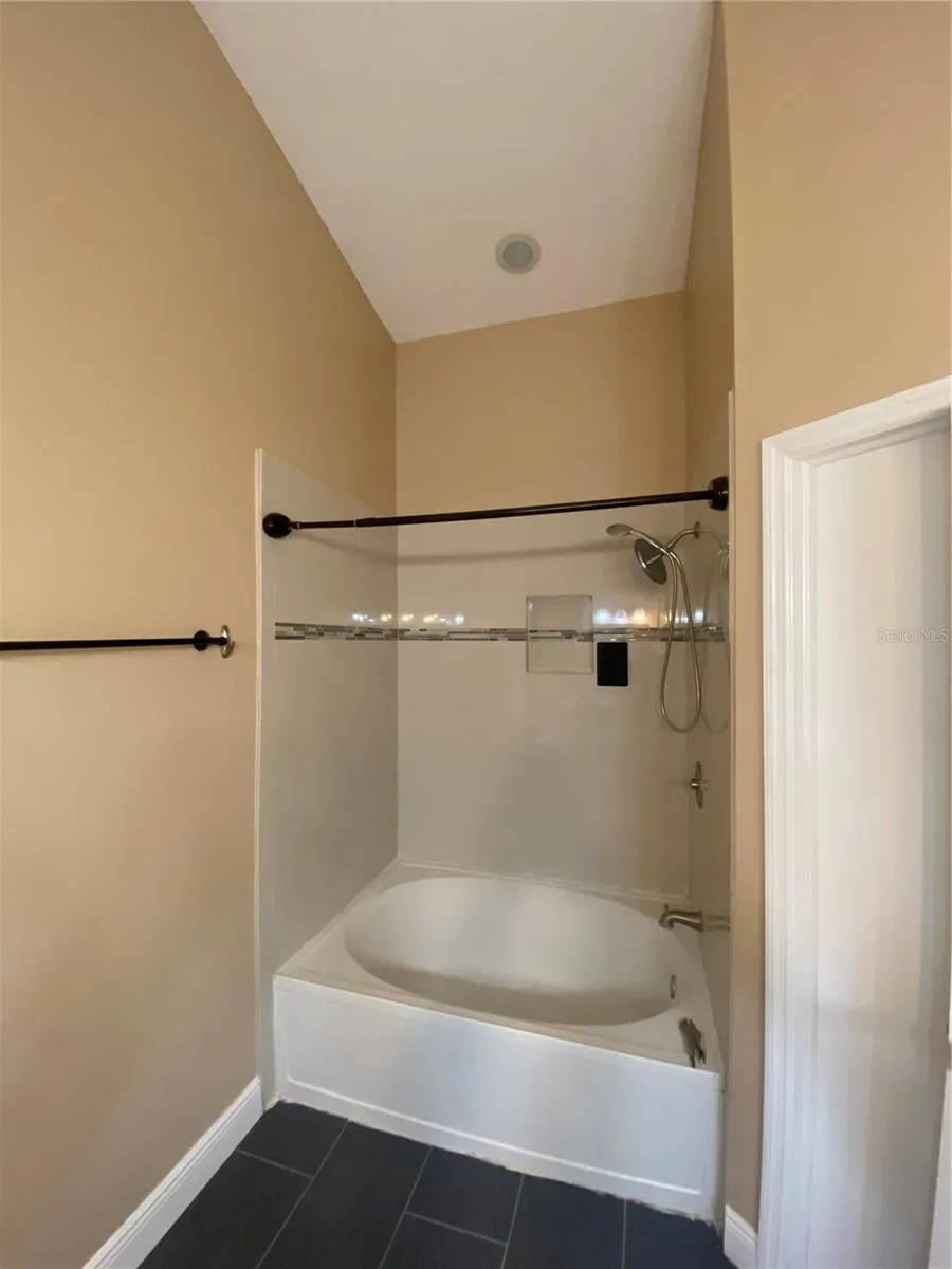 2216 LAKE WOODBERRY CIRCLE Brandon, FL 33510