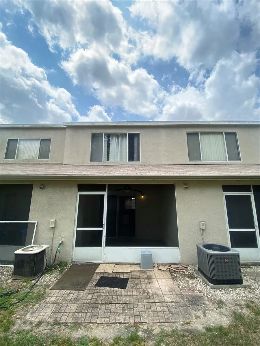 2216 LAKE WOODBERRY CIRCLE Brandon, FL 33510