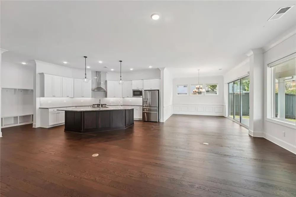 716 Elizabeth Trail Woodstock, GA 30189