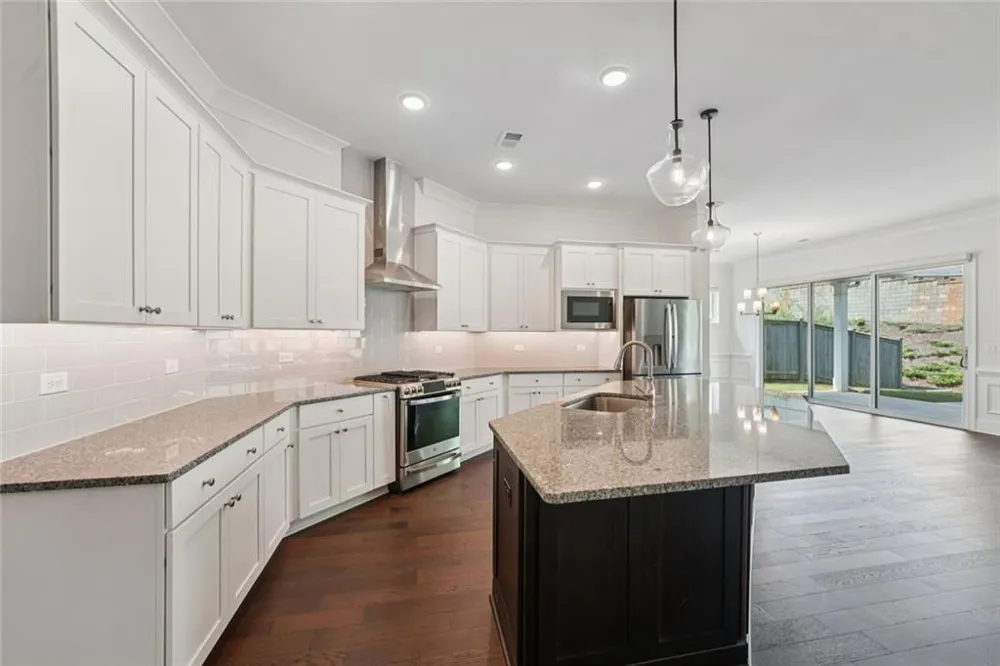 716 Elizabeth Trail Woodstock, GA 30189