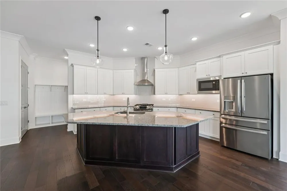 716 Elizabeth Trail Woodstock, GA 30189