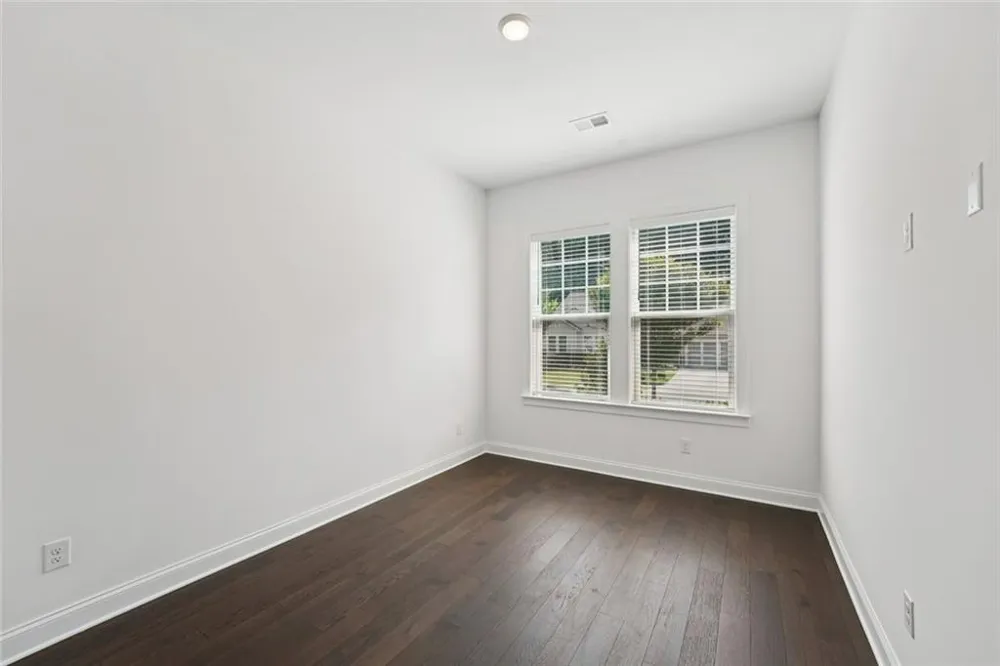 716 Elizabeth Trail Woodstock, GA 30189