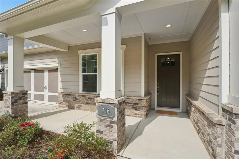 716 Elizabeth Trail Woodstock, GA 30189