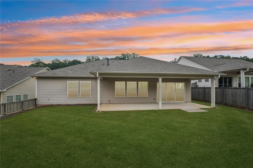 716 Elizabeth Trail Woodstock, GA 30189