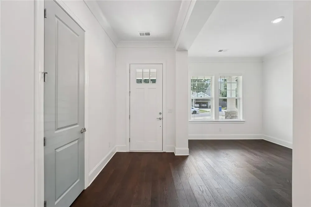 716 Elizabeth Trail Woodstock, GA 30189