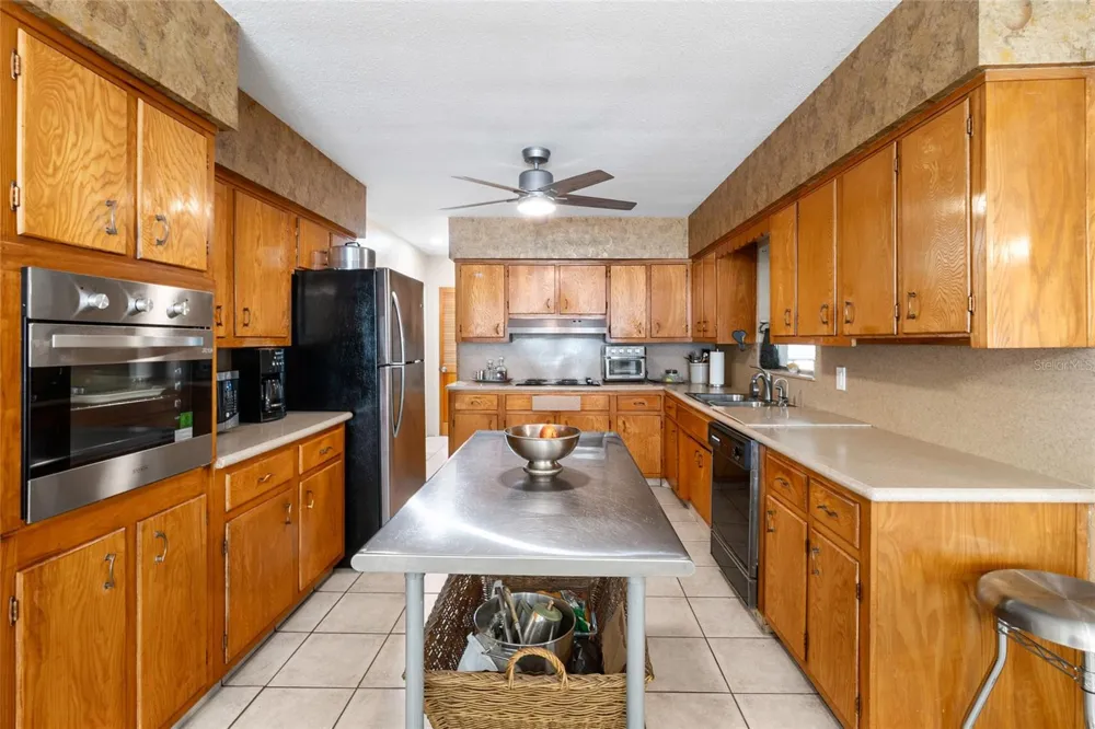 3000 PONCE DE LEON WAY S St Petersburg, FL 33712