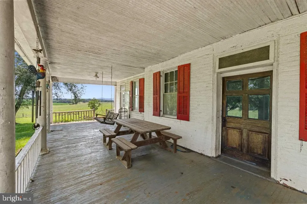 4381 US HIGHWAY 340 Luray, VA 22835