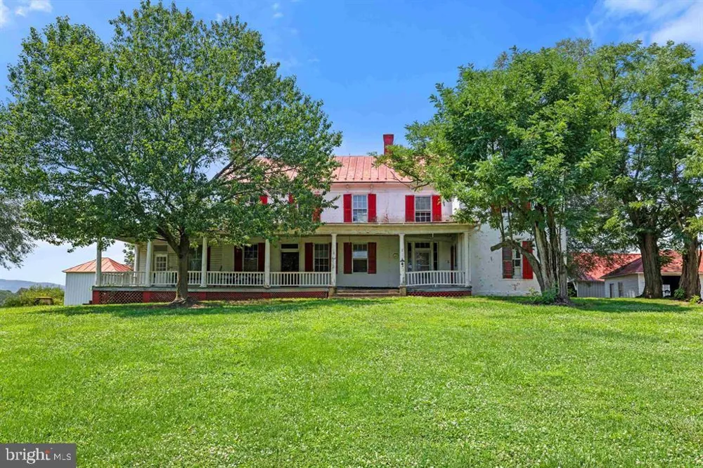 4381 US HIGHWAY 340 Luray, VA 22835