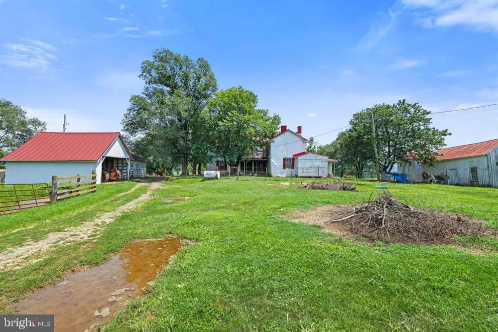 4381 US HIGHWAY 340 Luray, VA 22835